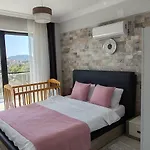 Kalinda Your Private Sheltered Luxury With Pool Minutes Away From Airport