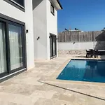 Kalinda Your Private Sheltered Luxury With Pool Minutes Away From Airport Villa *