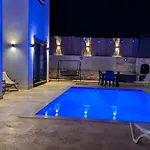 Kalinda Your Private Sheltered Luxury With Pool Minutes Away From Airport Villa *