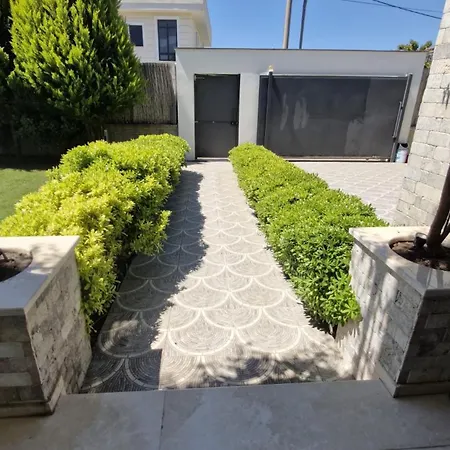 Kalinda Your Private Sheltered Luxury With Pool Minutes Away From Airport * דלמן