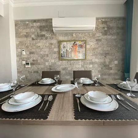 Kalinda Your Private Sheltered Luxury With Pool Minutes Away From Airport * דלמן
