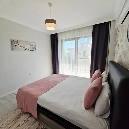 Kalinda Your Private Sheltered Luxury With Pool Minutes Away From Airport * דלמן
