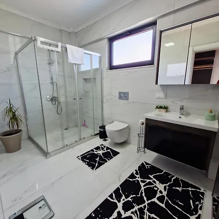 Kalinda Your Private Sheltered Luxury With Pool Minutes Away From Airport וילה *