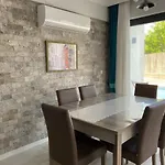 别墅 Kalinda Your Private Sheltered Luxury With Pool Minutes Away From Airport