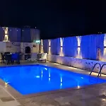 别墅 Kalinda Your Private Sheltered Luxury With Pool Minutes Away From Airport