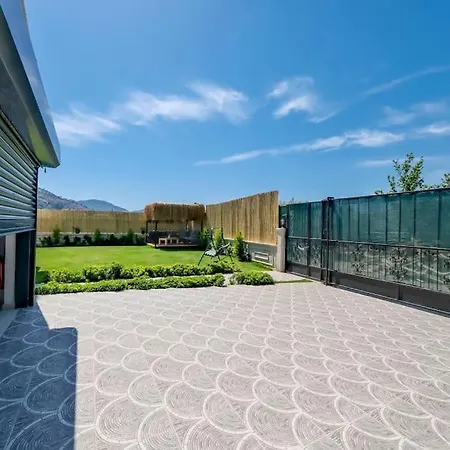 Kalinda Close To Airport Villa