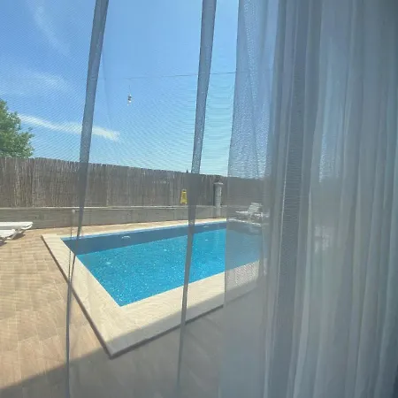 Kalinda Close To Airport Villa *