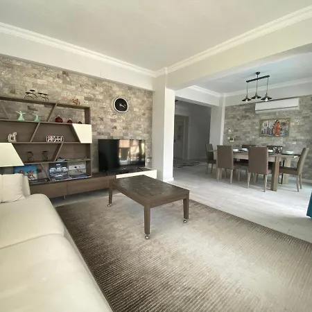 Kalinda Close To Airport Villa