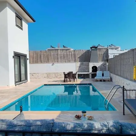 Kalinda Close To Airport Villa