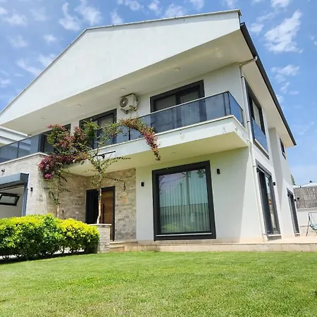 Kalinda Your Private Sheltered Luxury With Pool Minutes Away From Airport Vila *