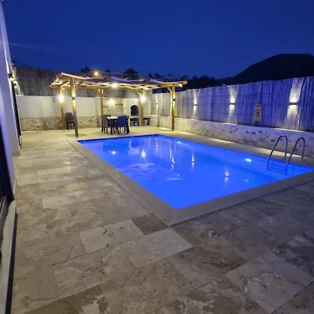 Kalinda Your Private Sheltered Luxury With Pool Minutes Away From Airport Villa *