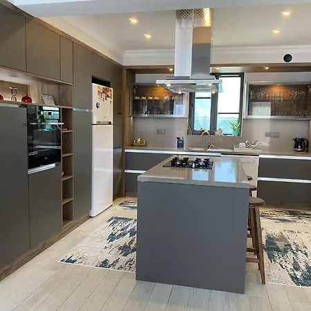 빌라 Kalinda Your Private Sheltered Luxury With Pool Minutes Away From Airport *