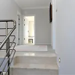 Kalinda Your Private Sheltered Luxury With Pool Minutes Away From Airport Villa